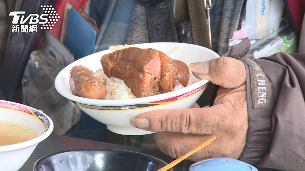 嫌爌肉飯太油!「吃一半」想拗免費換一碗 網一面倒酸爆