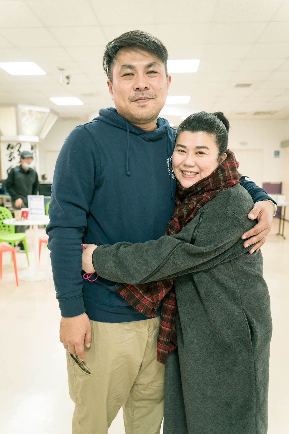 林美秀(右)力挺導演尪張熙明(左)。(圖/羚邦集團提供)