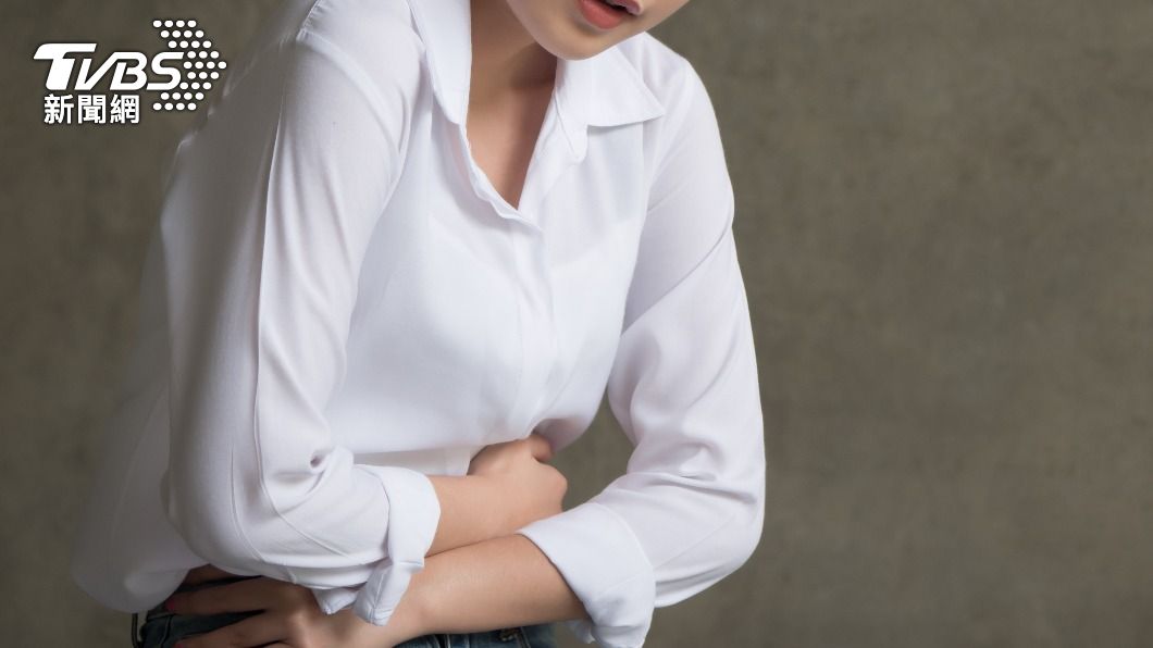女兒發現蔣婦褲子有血跡,急忙帶著對方前往大醫院接受檢查。(示意圖/Shutterstock達志影像)