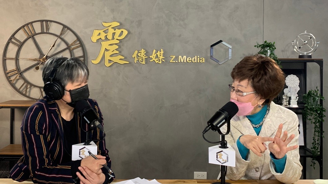 呂秀蓮今接受資深媒體人黃光芹網路節目《新聞不芹菜》專訪。(圖/震傳媒提供)