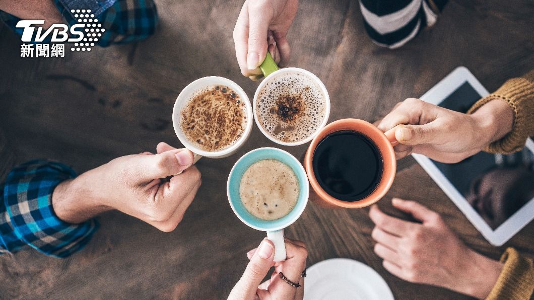 在享用早餐的時候會習慣搭配不同飲料。（示意圖／shutterstock達志影像）
