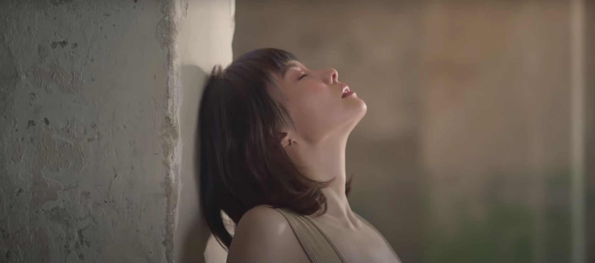 鄭宜農80秒內精準轉換4種女性身分。(圖/火氣音樂提供)