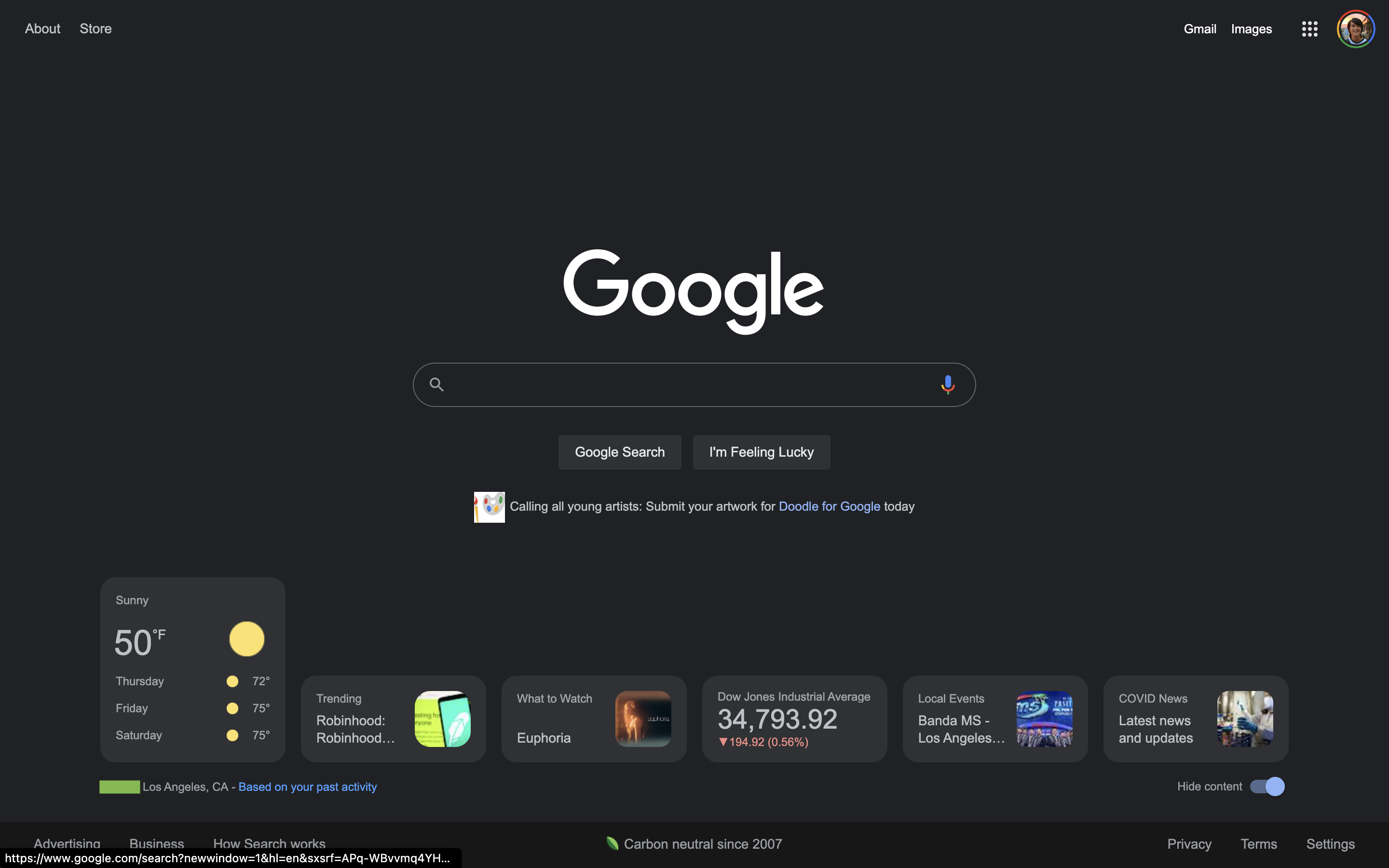 新版Google首頁將會有下方的卡片式資訊欄。(圖/翻攝自推特)