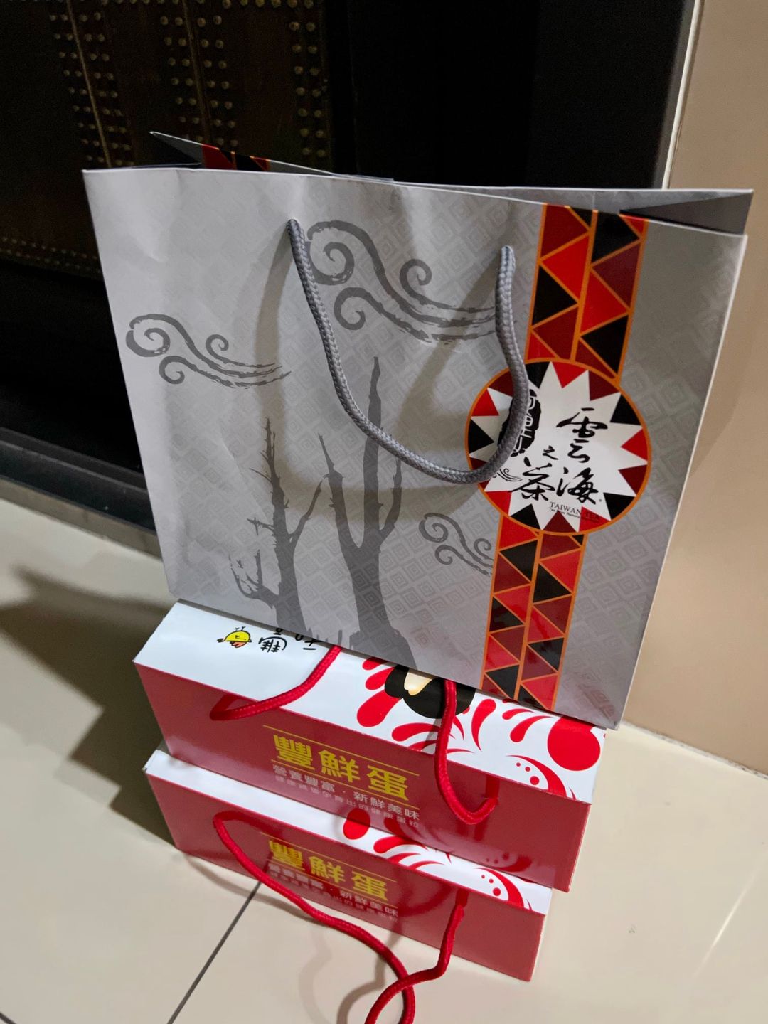 送禮人沒有留下任何資訊。(圖/翻攝自曹西平臉書)
