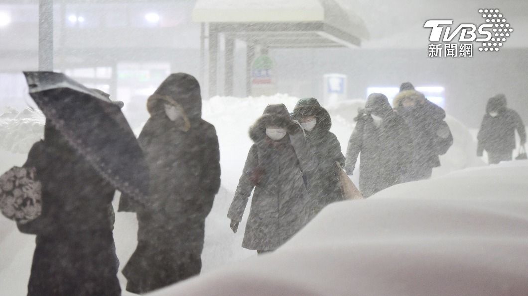 北海道嚴防暴風雪 20航班停飛、逾百列電車停駛