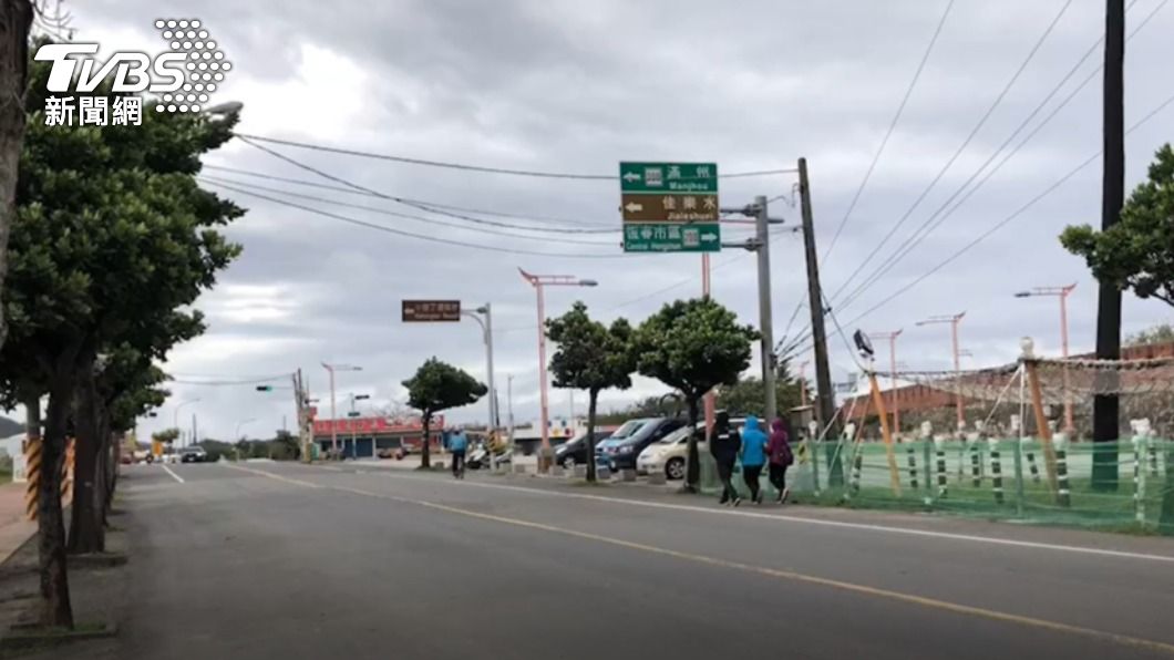 恆春變態出沒？男遭控躲公廁偷拍孩童　他秀手機辯清白