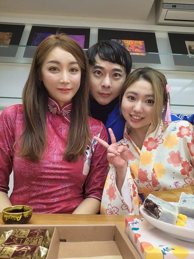 陳孝志(中)擔任節目《娛神同行之gogoJAPAN》的製作人。(圖/陳孝志提供)