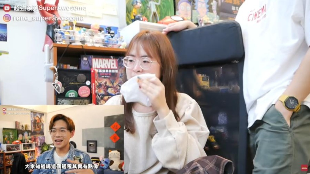 女友Soya看到超強向家人坦白後也感動到落淚。（圖／翻攝自超強系列YouTube）  