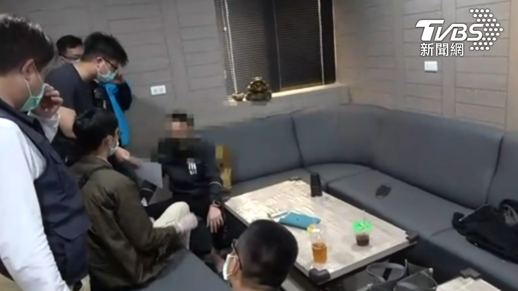 郭男等人以大社區某宮廟旁鐵皮屋為據點，遭警查獲。（圖／警方提供）