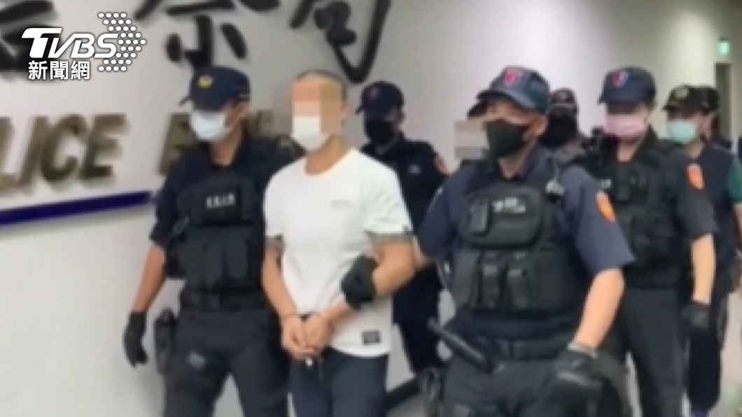 2嫌犯持槍,闖丟丟妹叔叔家搶劫。(圖/TVBS資料畫面)