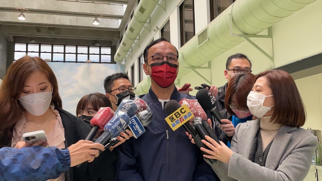趙少康、張亞中藉中常委選舉逼宮? 朱立倫:別讓綠營見縫插針