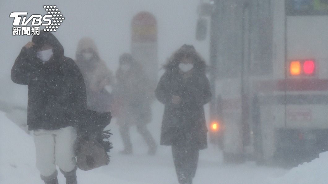日本北海道積雪逾1公尺創紀錄　新千歲機場暫停起降