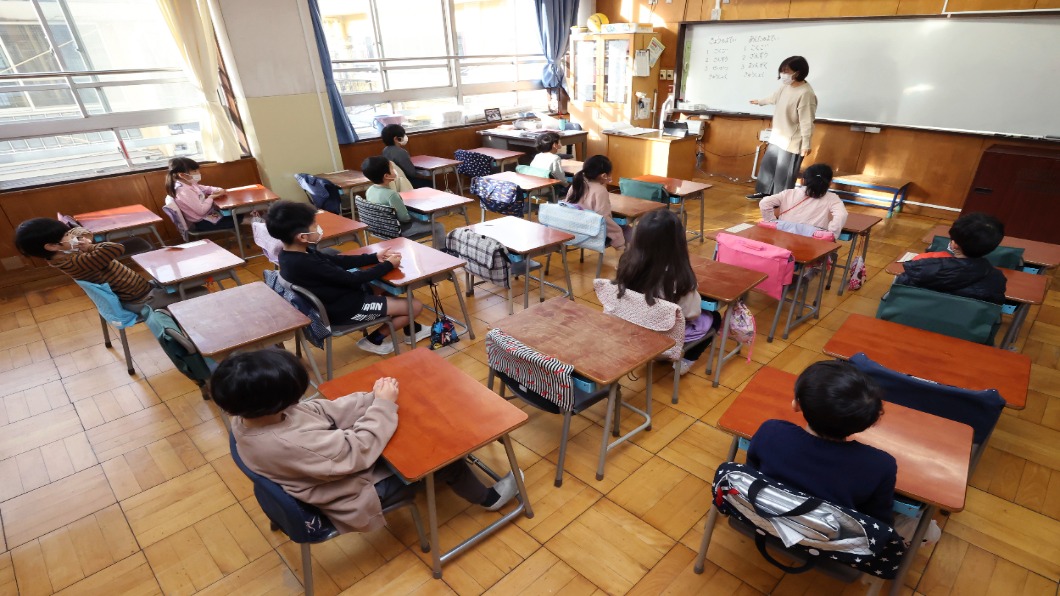 連續出勤百日.爆肝加班 日本改革血汗教壇