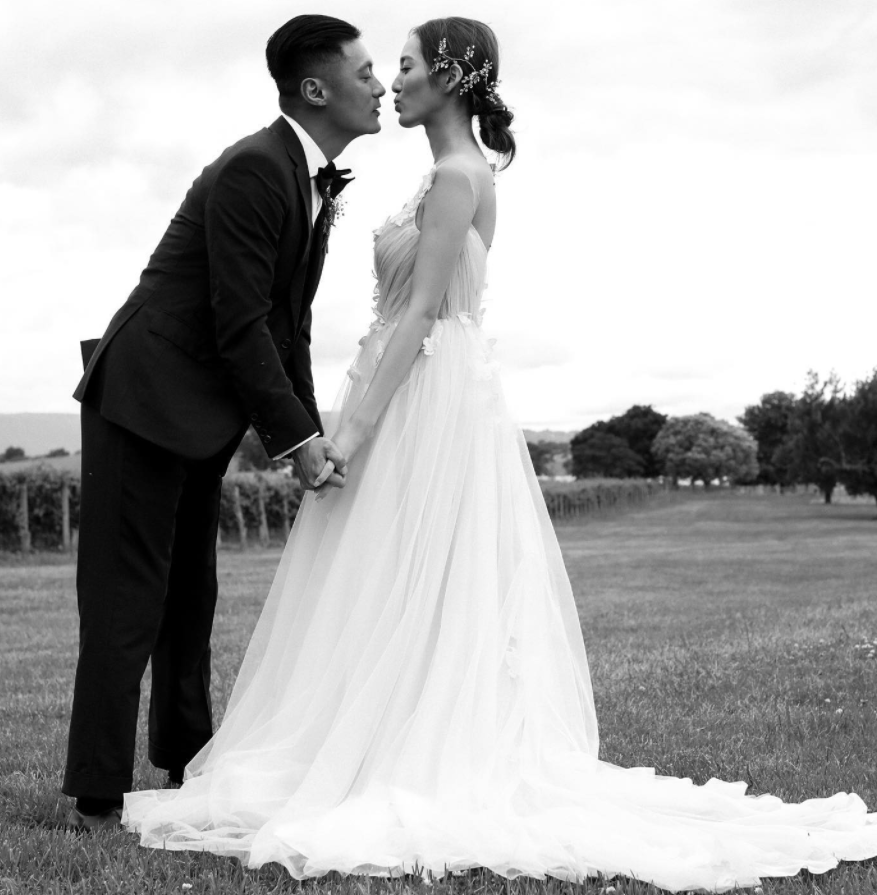 余文樂和王棠云於2017年在澳洲墨爾本舉行戶外結婚。(圖/翻攝自lok666 IG)