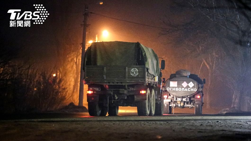 普欽批准對外用兵　目擊者曝：百輛軍車駛向烏克蘭邊界