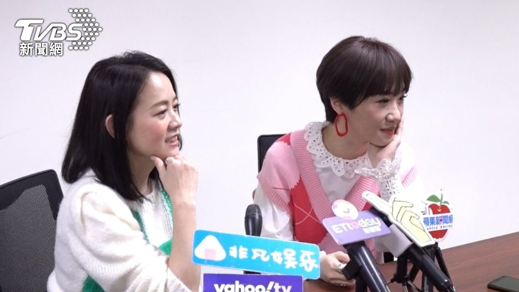 LuLu在記者會上被問及感情時一臉尷尬。(圖/許方正攝)