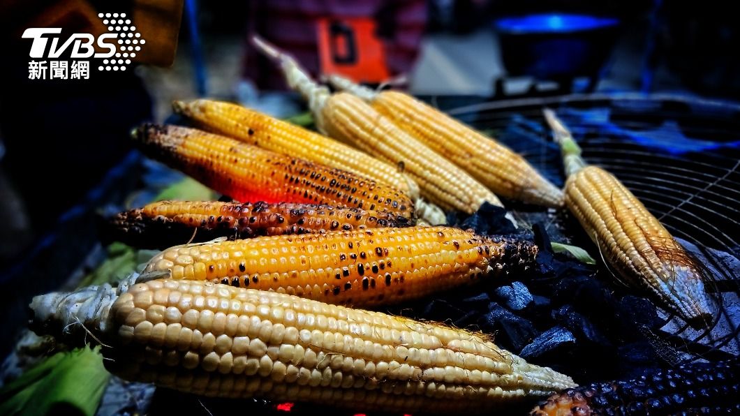 不少網友認為嫩的考玉米較好吃。（示意圖／shutterstock達志影像）