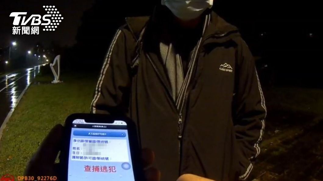 員警在嫌犯欲再度下手前將他逮捕。(圖/TVBS)