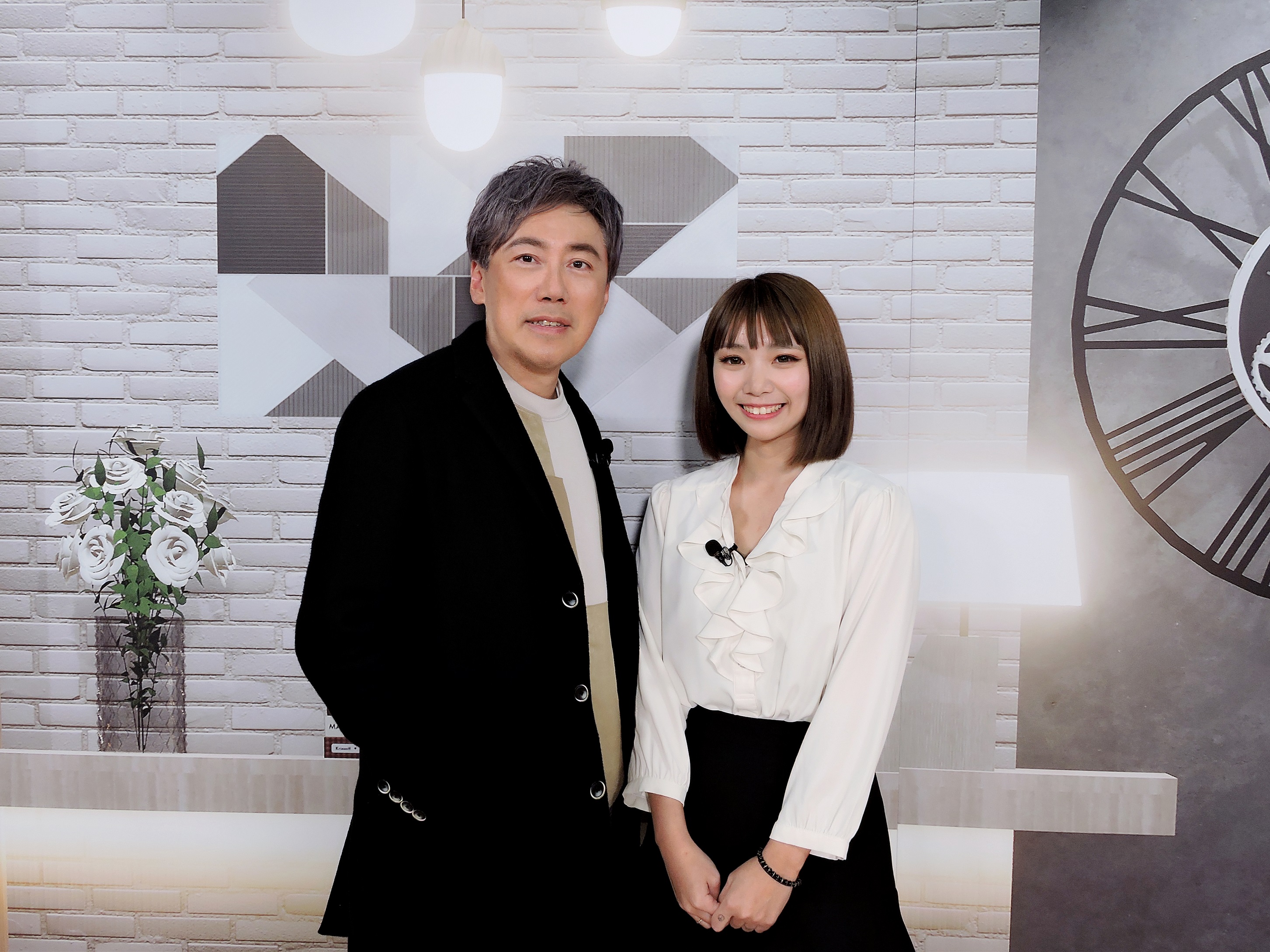 張宇(圖左)接受東森數位主播謝佑昀(圖右)的專訪。 (圖/東森提供)