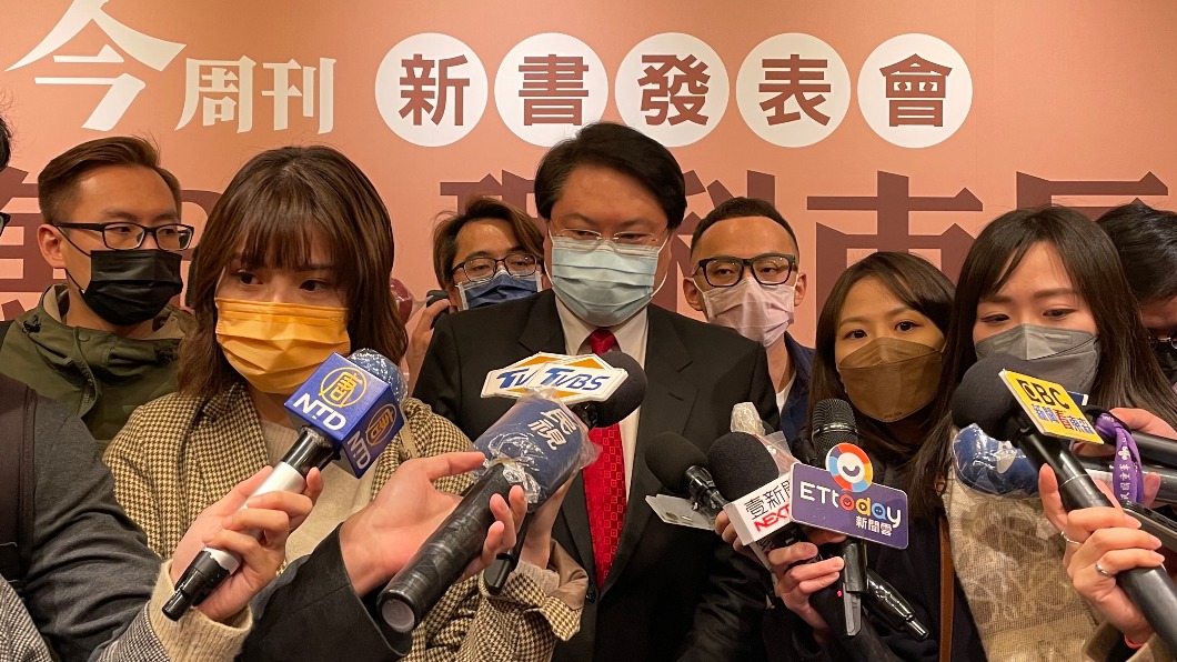 基隆市長林右昌今(24)日於台北信義誠品舉行《雙魚B.理科市長-林右昌的人生進擊RPG》新書發表會。(圖/TVBS)