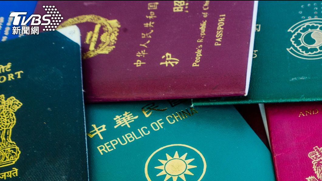 中國大陸啟動撤僑,持中國護照、台胞證等人士可登記搭乘包機。(示意圖/shutterstock達志影像)