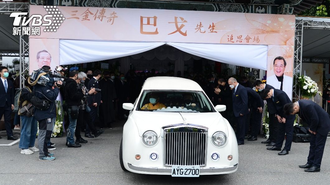 巴戈的遺體隨即移至二殯火化,骨灰預計先暫厝於會館,待找到合適的長眠地才會安放。(圖/許方正攝)