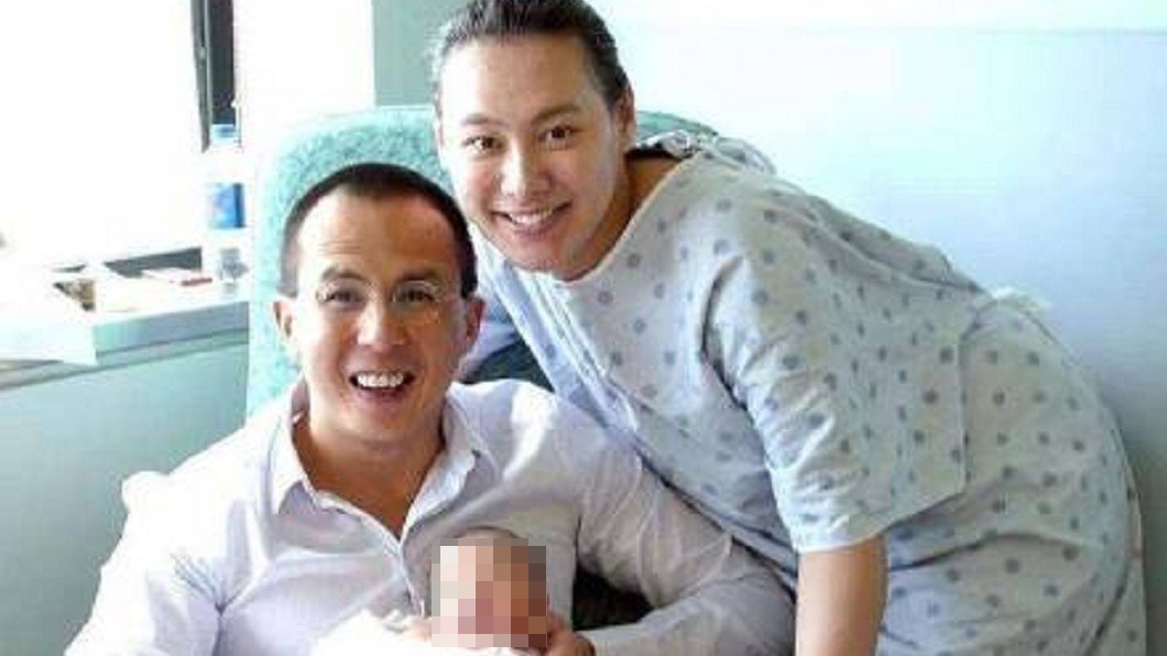 梁洛施未婚幫香港首富李嘉誠兒子李澤楷生下3個兒子。（圖／翻攝自微博）