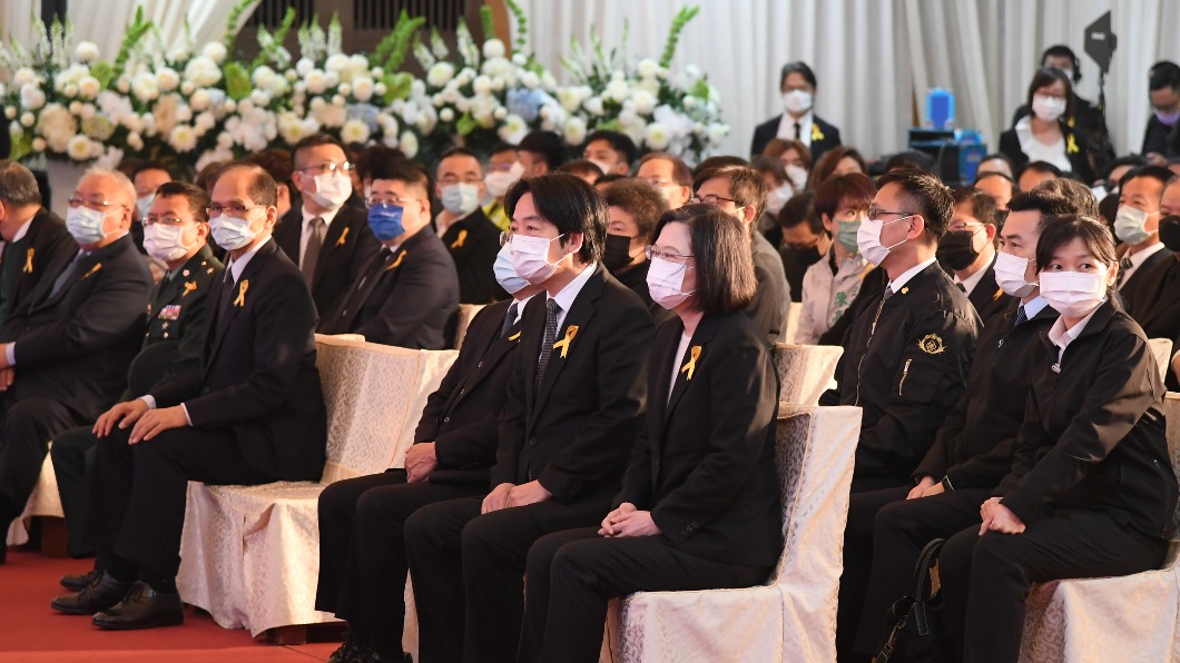 總統蔡英文弔唁三立董事長林崑海。(圖/三立電視台提供)
