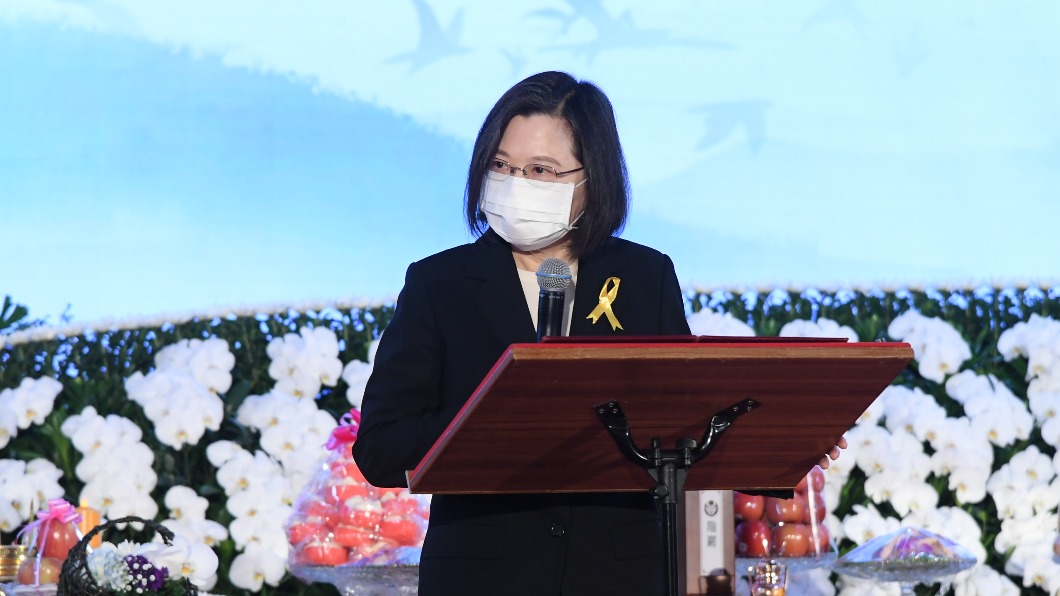 三立董事長林崑海告別式 蔡英文眼眶泛淚弔唁