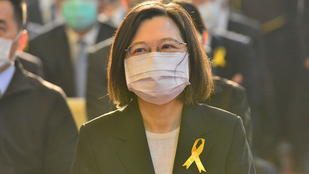 總統蔡英文弔唁三立董事長林崑海。(圖/三立電視台提供)