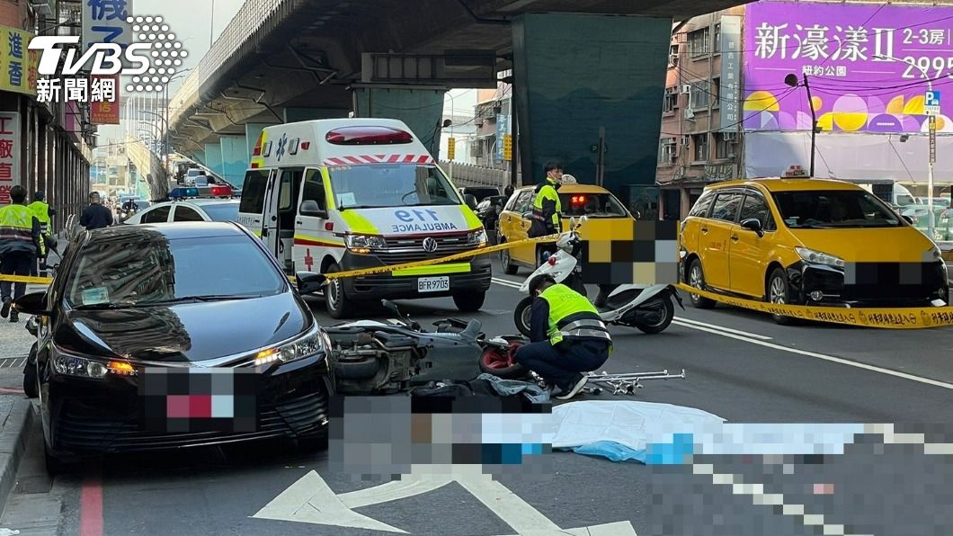 三重新北大道發生死亡車禍。（圖／TVBS）