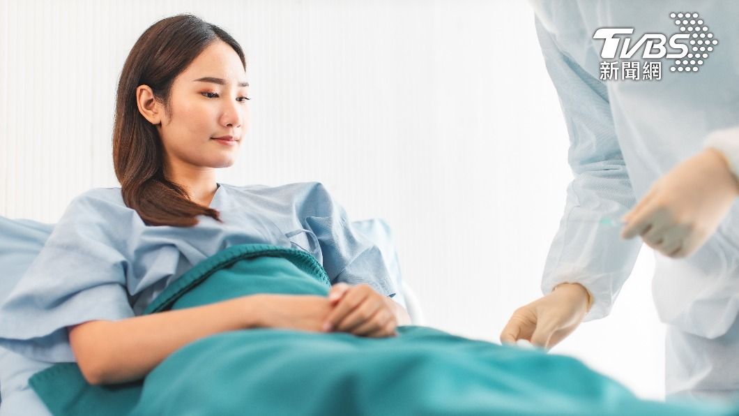 超扯!無良看護嫌照顧太累 竟偷拍女雇主私密部位還直播