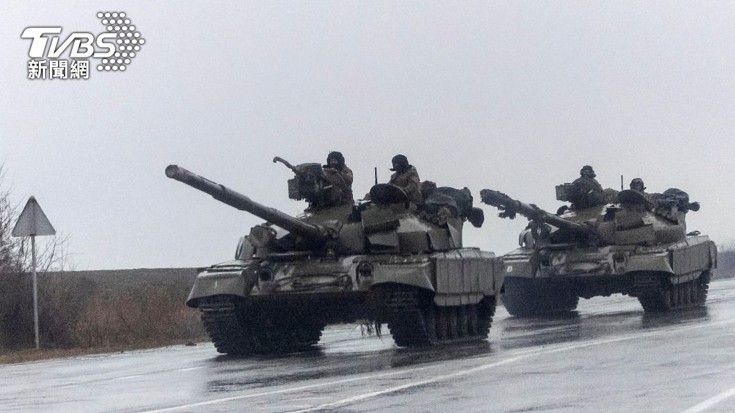 烏軍坦克車開往市區，為力抗俄軍入侵。（圖／達志影像路透社）