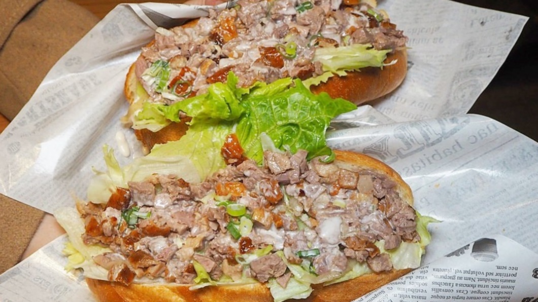 獨門「烤鴨潛艇堡」酥脆多汁超唰嘴 6吋分量一咬就爆餡