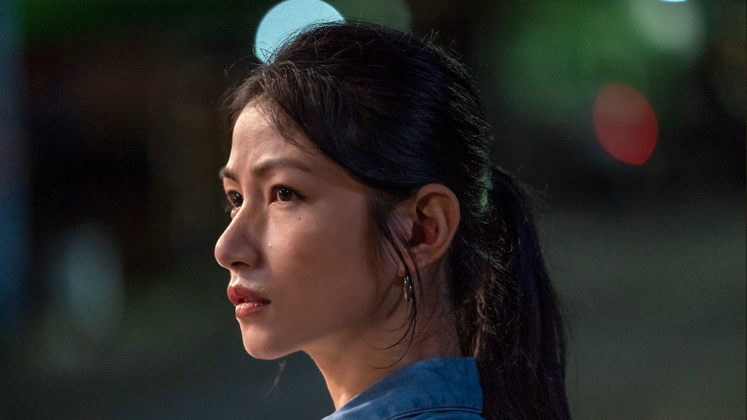 李千那在片中飾演刑警雯子。(圖/星泰娛樂提供)