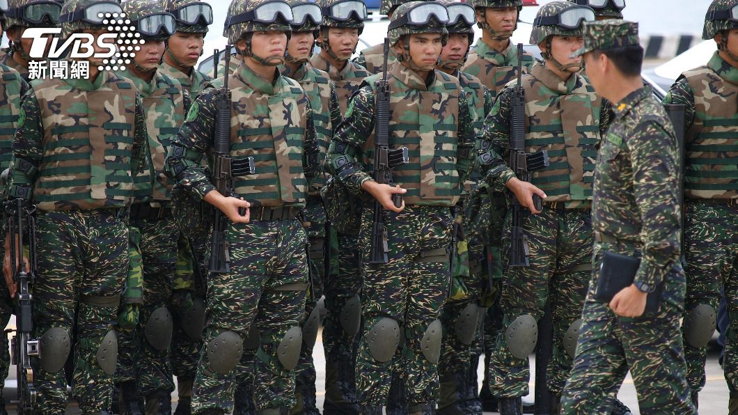 民眾擔心現在役期越來越短國軍受訓不足。(示意圖/shutterstock達志影像)