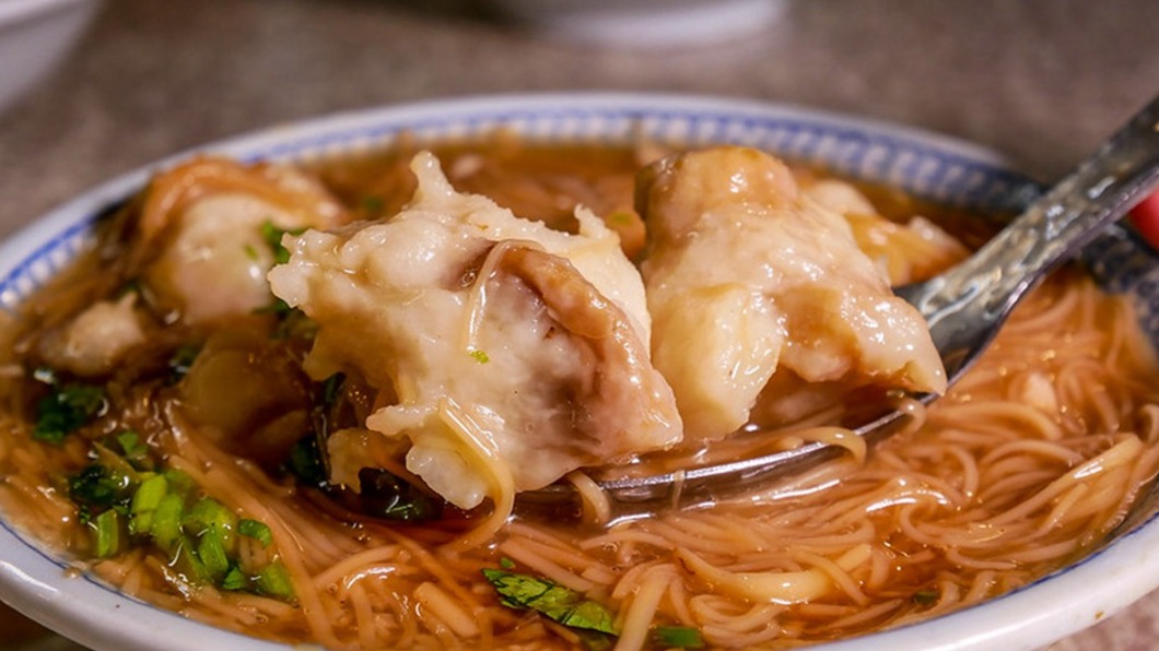 「大腸羹」,用魚漿裹住滷得很透味道又好的大腸,真的超搭超好吃。(圖/鄉民食堂提供)