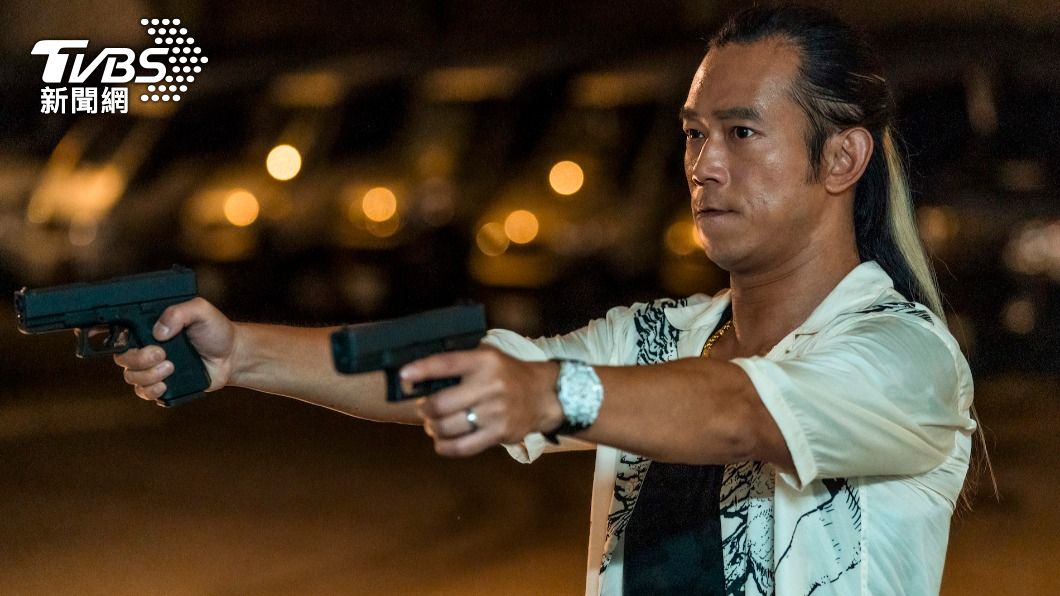顏正國飾演出獄後努力想重新生活的更生人「少年」。(圖/星泰娛樂提供)