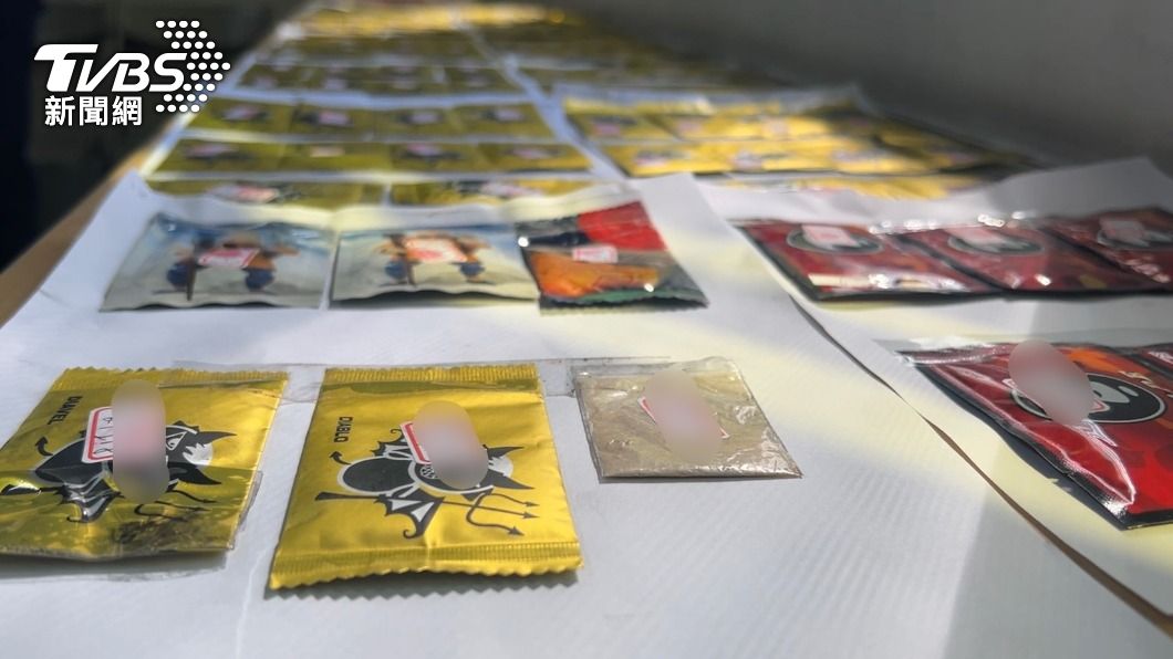毒販急鎖門難逃法網 車上查獲大量咖啡包