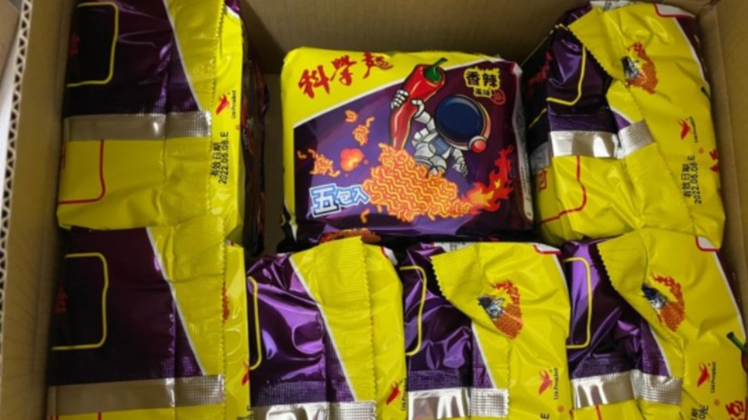 台灣零食經典「科學麵」怎吃最強?老饕揭超爽豪邁吃法