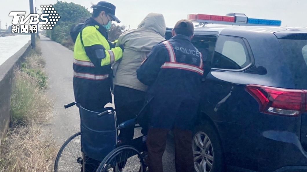 不想拖累家人!中風男離家出走 排水溝前警急尋回