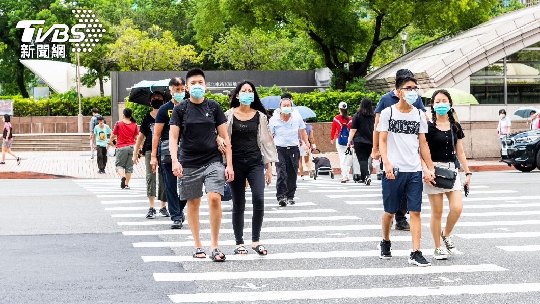 你有發現新鋪好的柏油路閃亮亮嗎？（示意圖／shutterstock 達志影像）