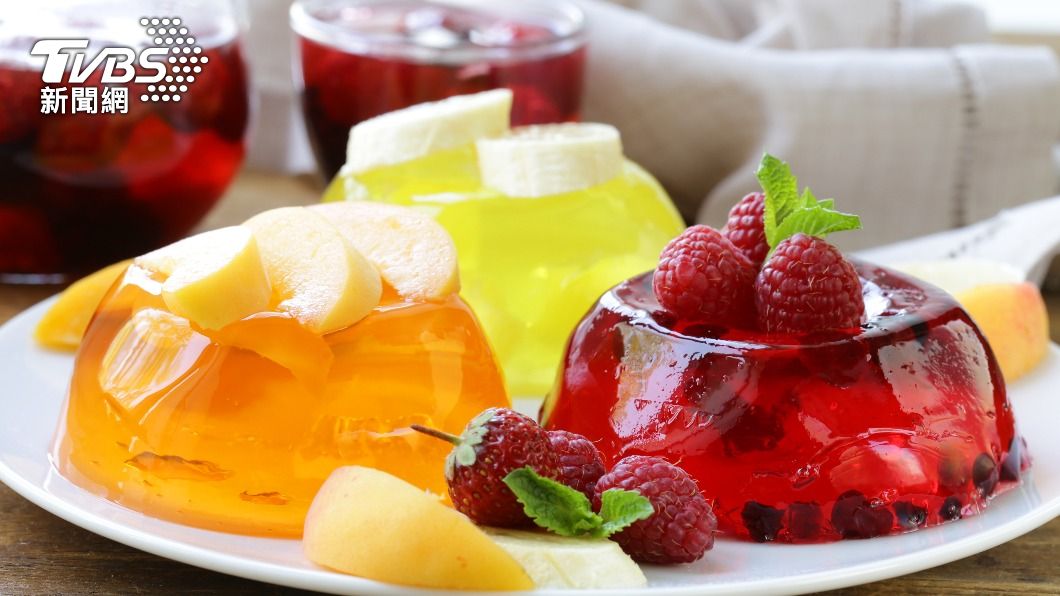 果凍對嬰幼兒來說咀嚼較困難，若沒注意到恐發生憾事。（示意圖／shutterstock達志影像）