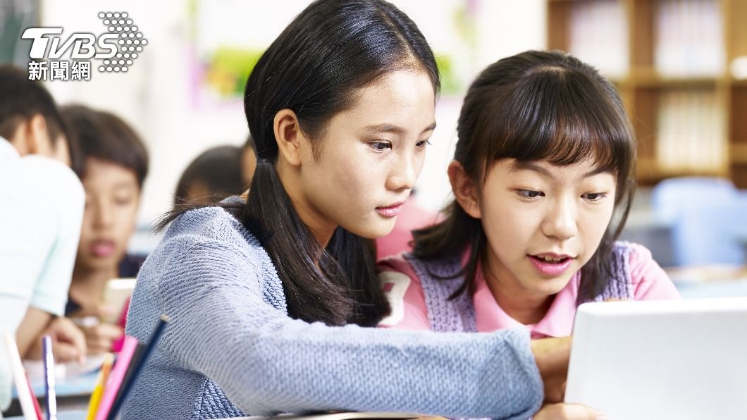 許多老師都會要求學生用一個成語造句。(示意圖,非當事人/shutterstock達志影像)