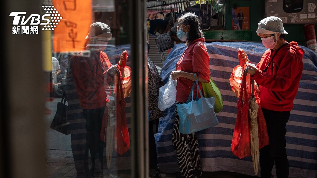 根據港媒消息，香港預計在3月底至4月初實施篩檢計畫。（圖／達志影像歐新社）