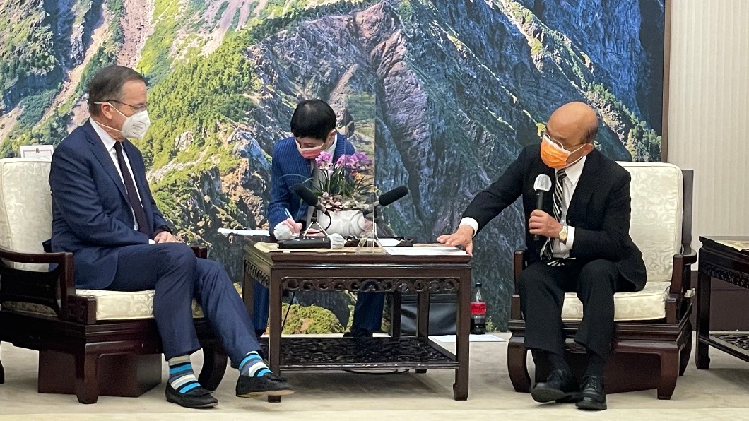 接見拜登特使團 蘇揆:要讓極權獨裁者不敢輕舉妄動