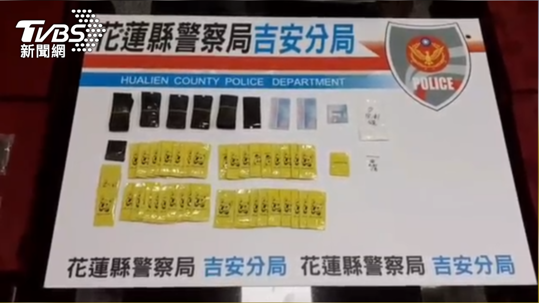 警方在林男車上,查獲2級毒品果汁咖啡包99包、3級毒品K他命2包,總重521.52公克。(圖/警方提供)