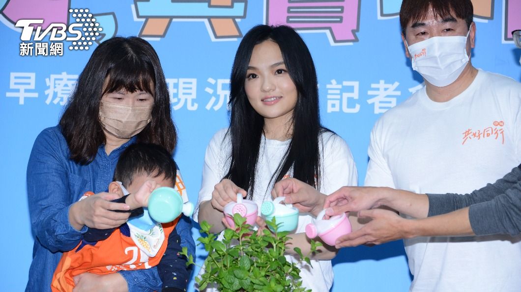 徐佳瑩開心做公益。(圖/許方正攝)