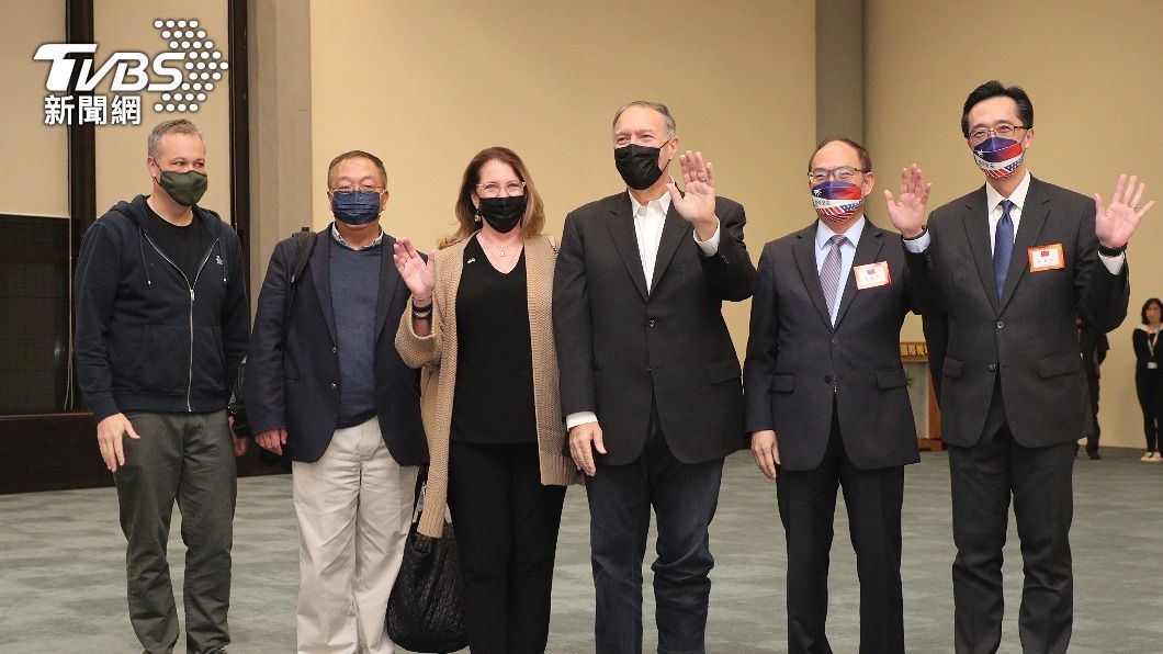蓬佩奧伉儷抵達!偕余茂春12人訪台 將拜會政商界