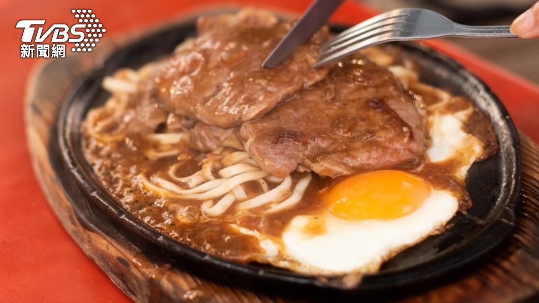 台式牛排「蛋一翻全毀」! 高手曝正確吃法:別急